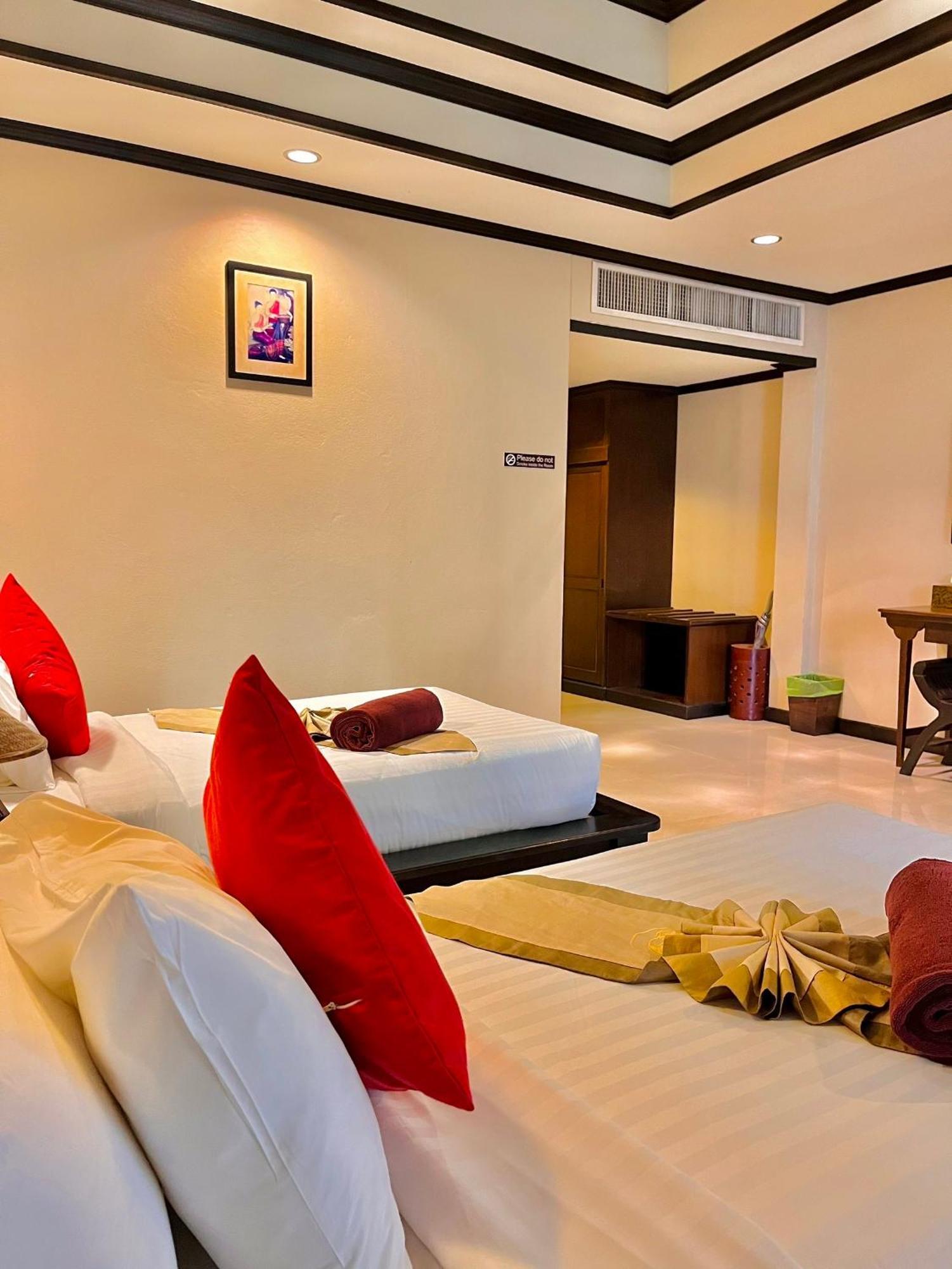 Kanok Buri Resort Lipa Noi Eksteriør bilde