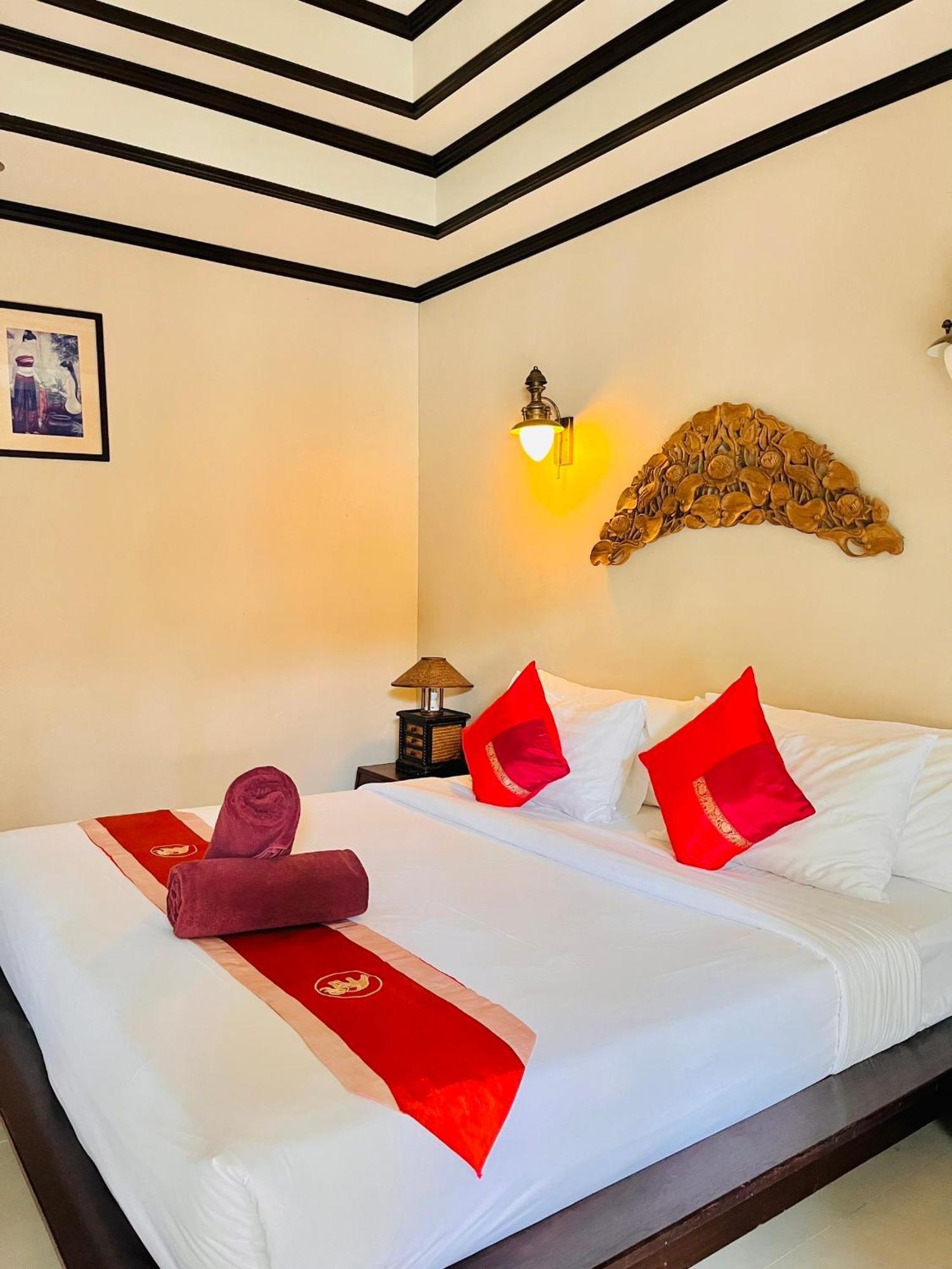 Kanok Buri Resort Lipa Noi Eksteriør bilde
